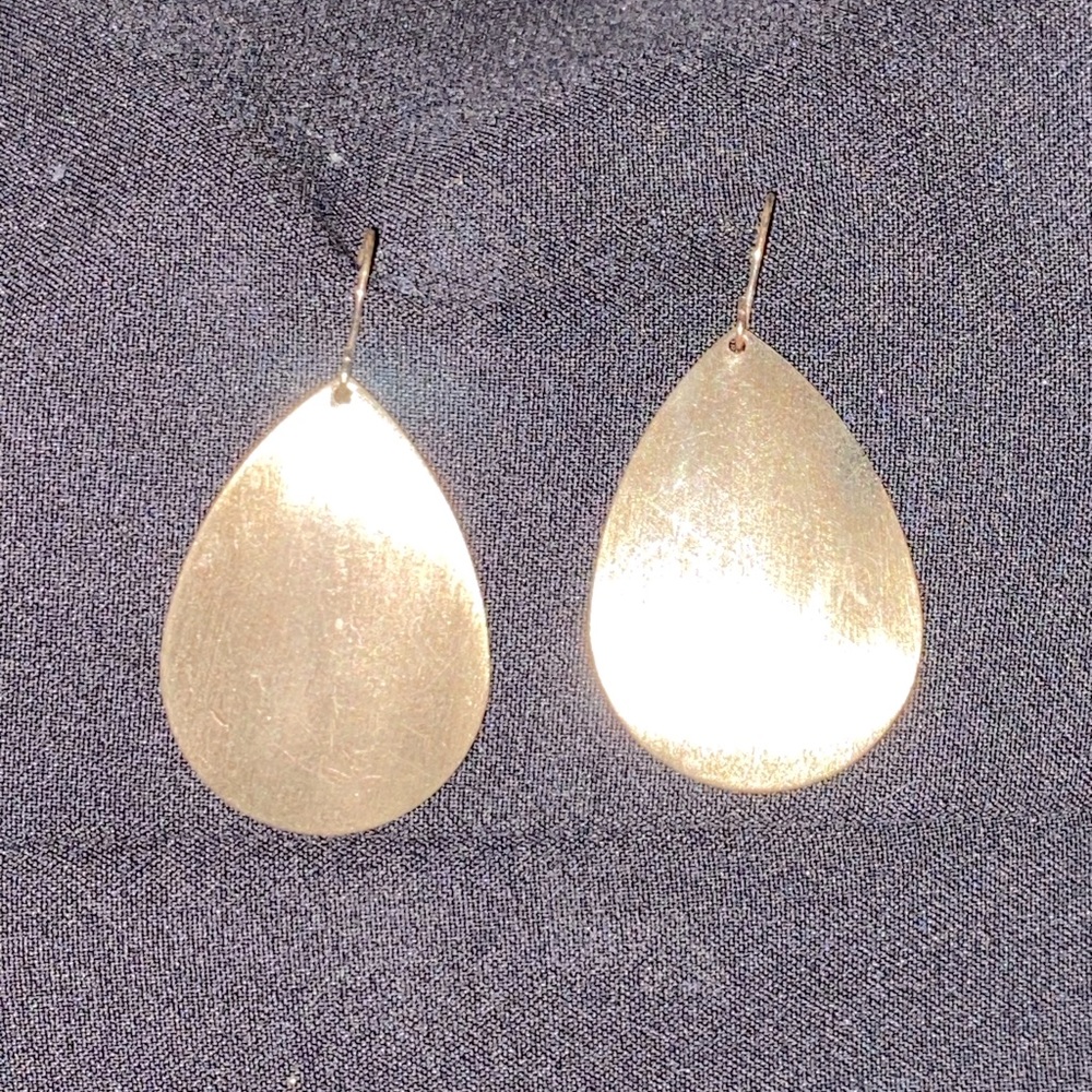 Pendant drop gold earrings